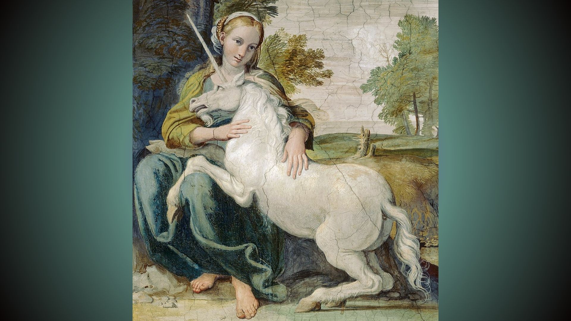 Dipinto con una giovane donna seduta all’aperto che accarezza un piccolo unicorno bianco, su sfondo di alberi e cielo nuvoloso.