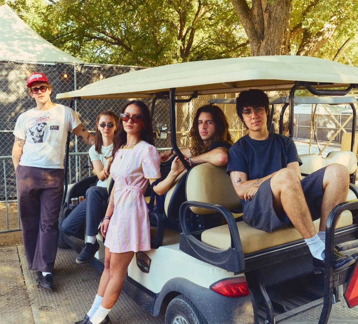 Spacey Jane – presenta “Estimated Delivery (Magic Megamix)” con Mallrat
